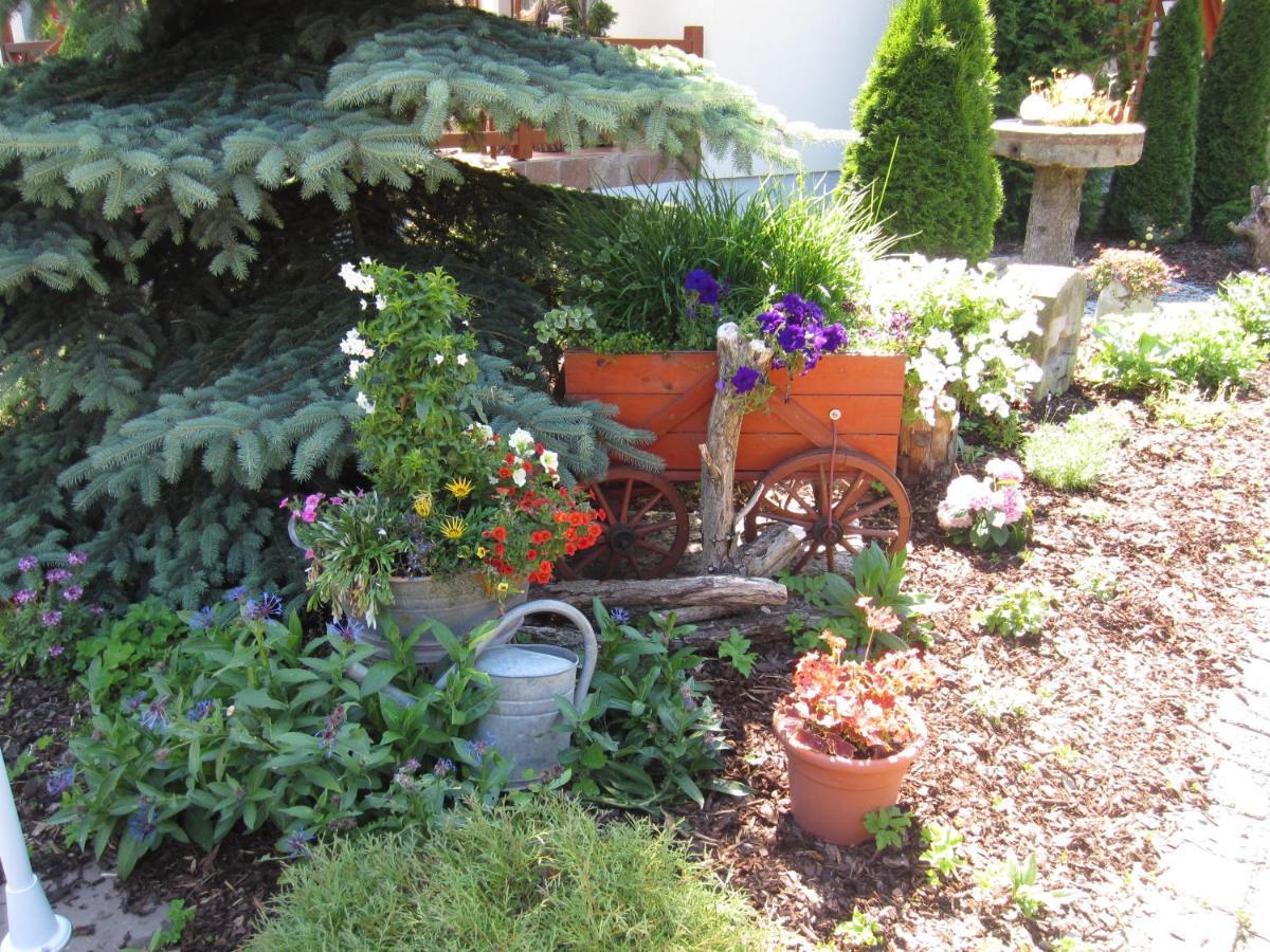 Ferienwohnung Im Schlossgarten Herbsleben Exterior foto