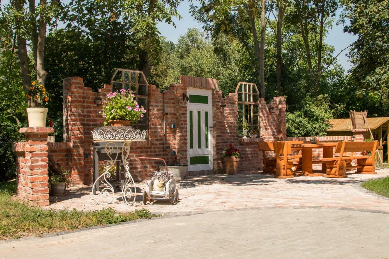 Ferienwohnung Im Schlossgarten Herbsleben Exterior foto